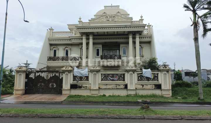 Luxurious House in a Complex in Tangerang City