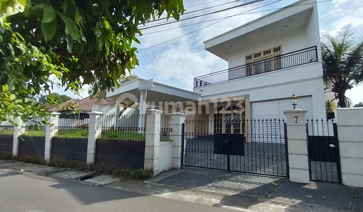 Rumah Masih Kondisi Bagus Dan Rapih Di Jakarta Selatan