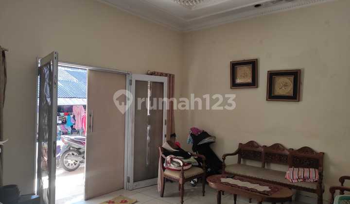 Strategic House in Central Jakarta 2