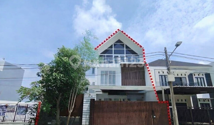 Minimalist Concept House in a Nice Complex in North Jakarta