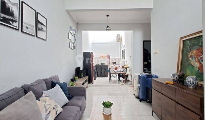ruang tamu rumah semi furnished murah valencia