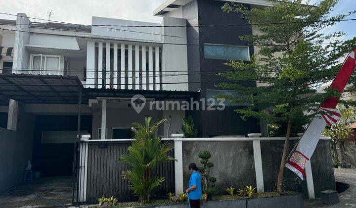 Rumah Hook 2 Lantai Perum Semolowaru Elok  1