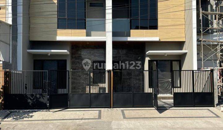 Rumah Baru 2 Lantai Kutisari Indah  1