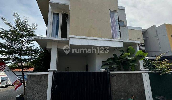 Rumah Hook 2 Lantai Perum Semolowaru Elok  2