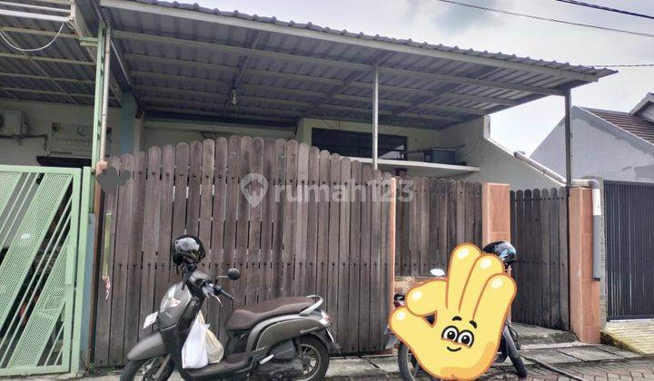 Rumah Unfurnished Bagus di Perum Kebraon, Kebraon 1