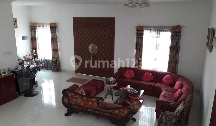 ruang tamu rumah mewah 2 lt hook