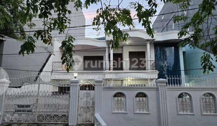 Luxury Spacious Serene House Price Reduced Quick Sale in Wijaya Kusuma Jelambar West Jakarta