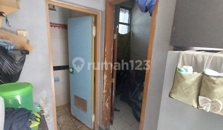 A house suitable for boarding near the STT Telkom campus on Jalan Buah Batu, Bandung. 2