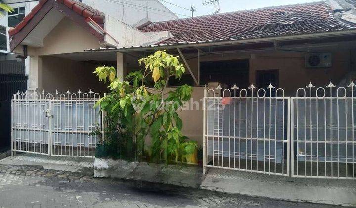 Rumah Sutorejo Tengah, Strategis 1