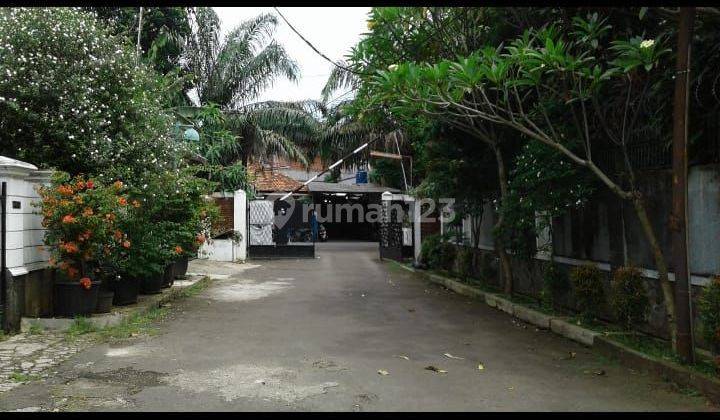 Di  rumah 2 lantai akses dekat ke tb simatupang 2