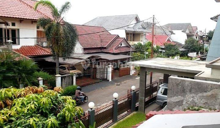 Di  rumah 2 lantai akses dekat ke tb simatupang 2