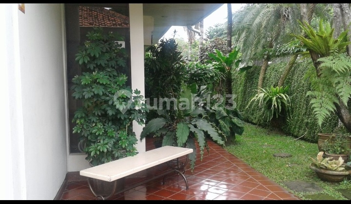 Jual Rumah Area Tenang Dekat Pondok Indah Jalan Lebar