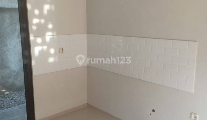 Rumah 2 Lantai Baru SHM di Taman Anggrek, Depok 2