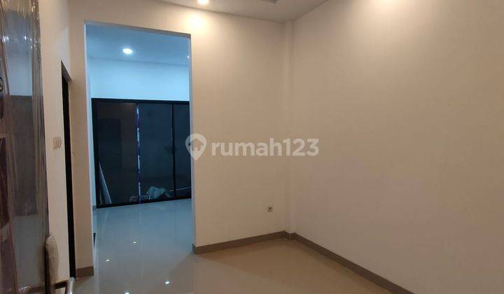 Rumah 3 Lantai Baru SHM di Jagakarsa, Jakarta Selatan 2