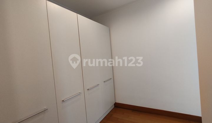 Cheapest and Very Nice 3 BR 180sqm Furnished Private Lift in Residence 8 Senopati Cheapest and Very Nice 3 BR 180sqm Furnished Private Lift in Residence 8 Senopati