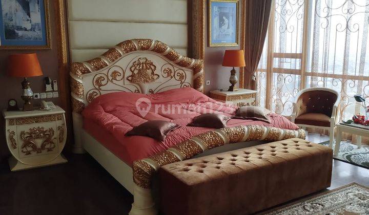 Unit Penthouse St Moritz Connect Lippo Mall Puri 317m2 Fully Furnished 1