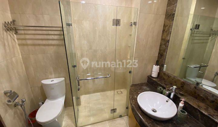 Apartemen Lokasi Prestise 3 BR 165m2 Gross 190sqm Fully Furnished Sangat Terawat, Private Lift di Senayan Residence,  Apartemen Paling Murah