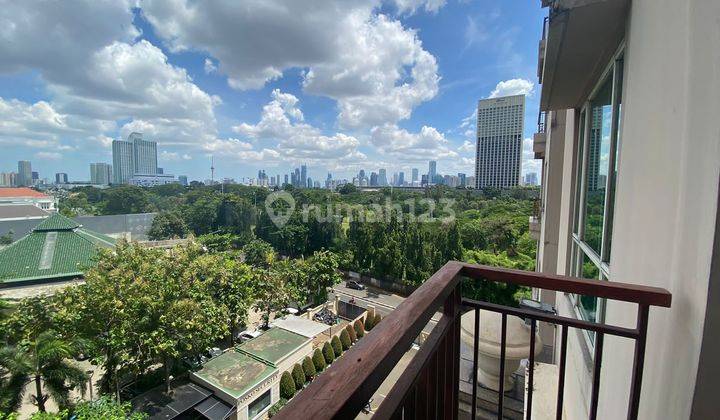 Apartemen Lokasi Prestise 3 BR 165m2 Gross 190sqm Fully Furnished Sangat Terawat, Private Lift di Senayan Residence,  Apartemen Paling Murah