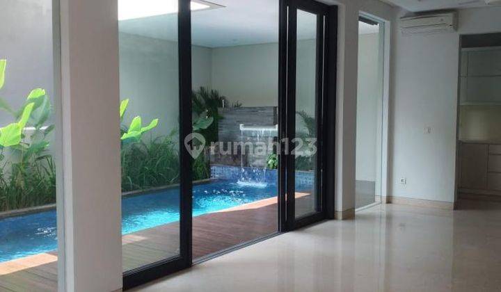 A Nice And Modern Minimalist House, 3 BR 278sqm With Swimming Pool In Cilandak Dua Residence