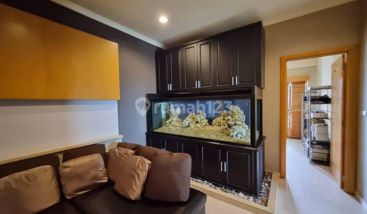 The Best Combine Unit 260sqm Net 310sqm Semi Gross, Full Renovated, Private Lift In Senayan Residence 17