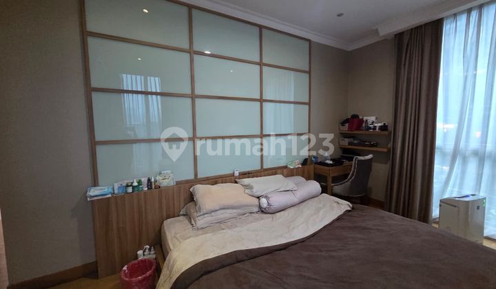 Dijamin Paling Murah 3 BR Corner Low Floor 180Sqm Furnished, Private Lift di Residence 8 Senopati