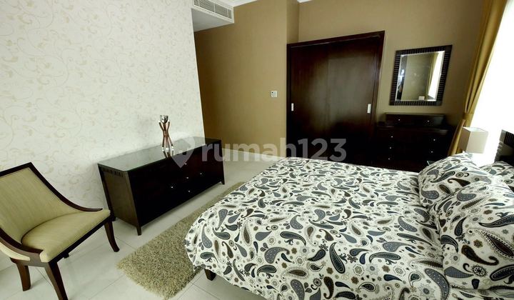 Guaranteed Cheapest 3 BR 155m2 net, 180m2 semi gross  Private Lift Ground Floor at Senayan Residence 2