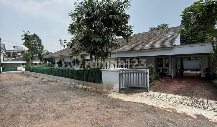 Rumah Dalam Komplek Kemang Bebas Banjir 