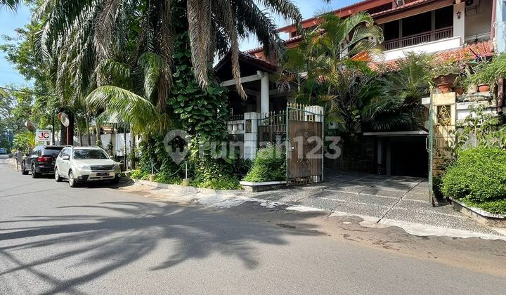 Rumah Nuansa Villa Area Senopati Row Jalan Lebar 2