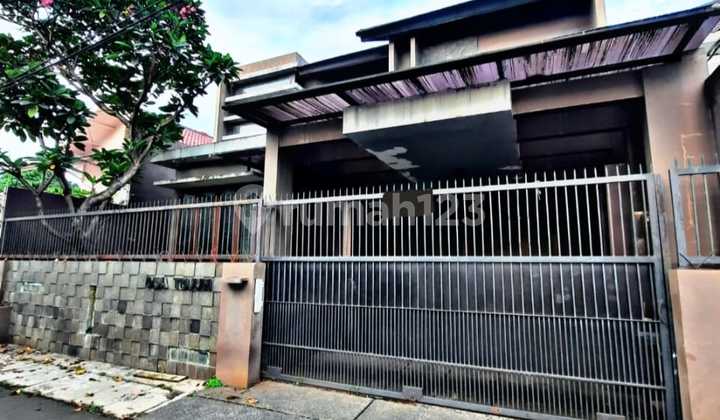 Rumah modern Minimalis tropical cipete dekat sekolah prancis