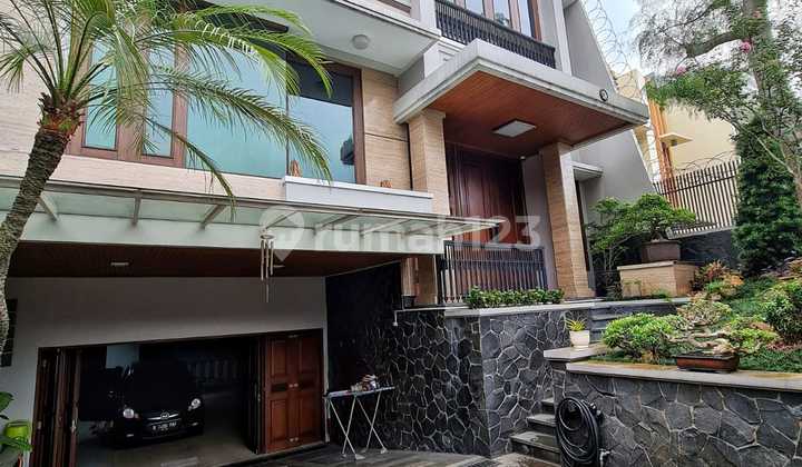 Rumah di Pejompongan Jakarta pusat 3 Lantai SHM Bagus Sekali Furnished Rumah di Pejompongan Jakarta pusat 3 Lantai SHM Bagus Sekali Furnished