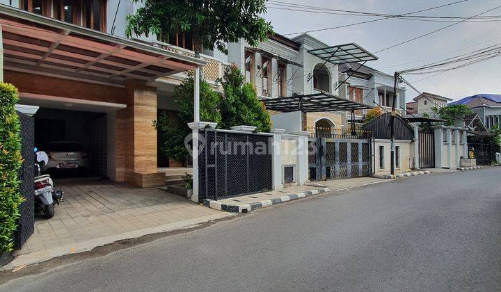 Rumah Di Lebak Bulus Jakarta Selatan 2 Lantai Shm Semi Furnished 1