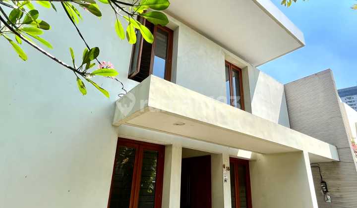 Rumah di Lebak bulus Jakarta Selatan 2 Lantai Dekat mrt