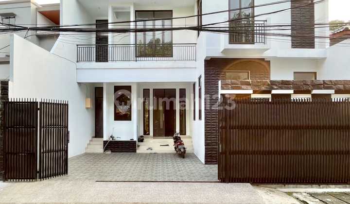 Rumah baru siap huni benhil Jakarta Pusat 