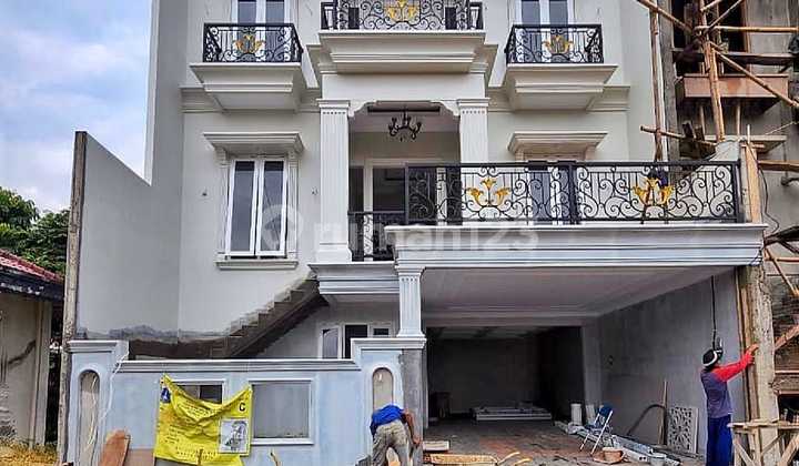 Rumah baru 3 Lantai di Jagakarsa Jakarta Selatan 