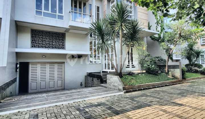 Townhouse Fully Furnished private pool Kemang,Jakarta Selatan 