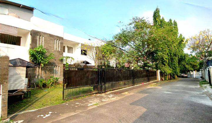 Rumah Bangunan 2 lantai jalan lebar di kemang  2