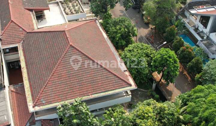 Rumah Bangunan 2 lantai dalam kompleks Elit tebet barat