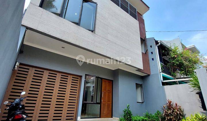 Rumah baru 2 Lantai di Pondok indah Jakarta Selatan  1