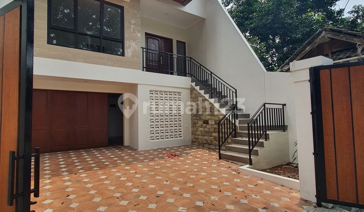 Rumah baru private pool dan ada Rofftop cilandak jaksel Rumah baru private pool dan ada Rofftop cilandak jaksel