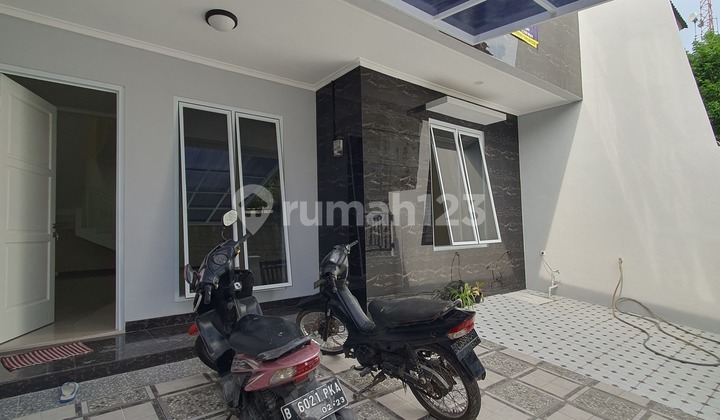Rumah Baru 2 Lantai di Tebet Jakarta Selatan