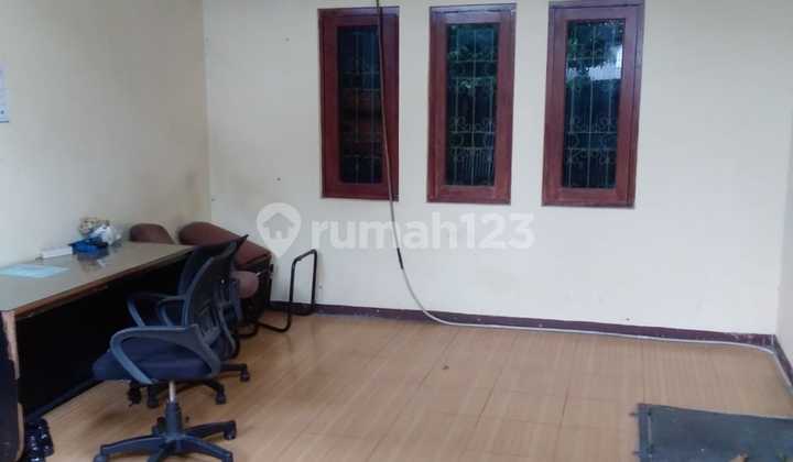 Rumah jalan 2 mobil lebar Lokasi premium Tebet  2