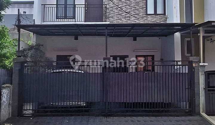 Rumah Minimalis jalan 2 mobil di tebet