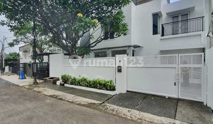 Rumah lingkungan Elit Kebayoran Baru dekat Senayan Blok dan Mabes