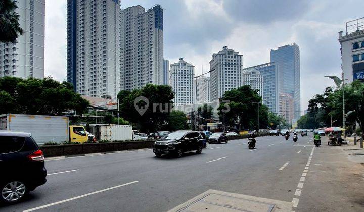 Gedung baru siap pakai 8 lantai plus basement Sudirman  2