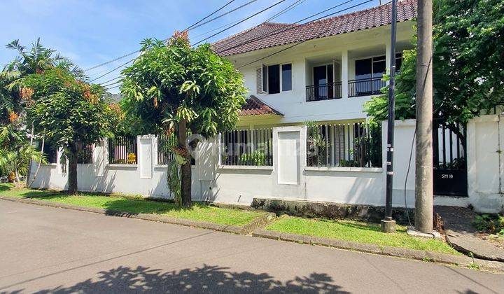 Rumah 2 Lantai terawat pondok indah Jakarta Selatan  1