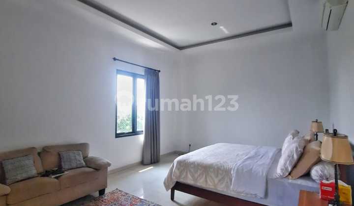 Rumah modern Minimalis Dalam komplek Cipete 2