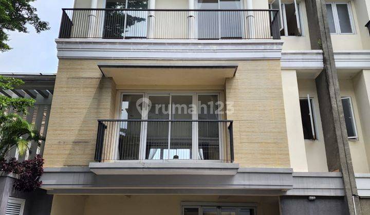 Townhouse Minimalis private pool pejaten barat   1