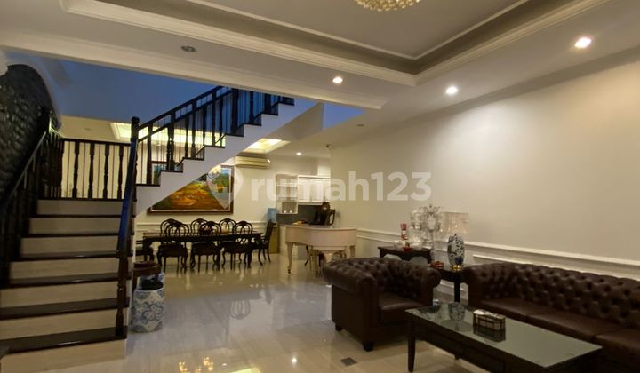 Rumah modern design american classic Menteng ,Jakarta Pusat Rumah modern design american classic Menteng ,Jakarta Pusat