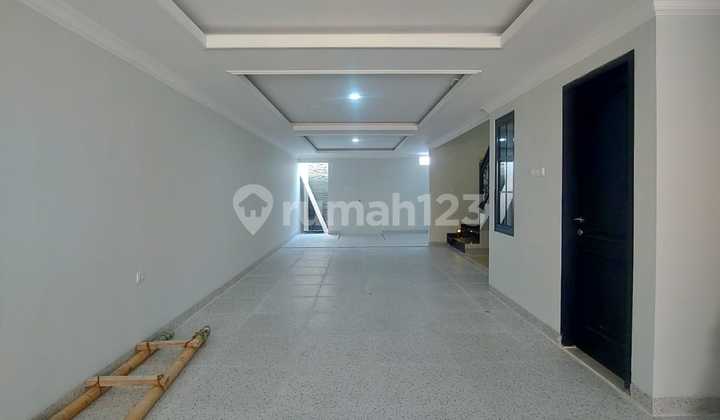 Rumah baru ada kolam renang di Lenteng agung Jagakarsa Jakarta Selatan  2