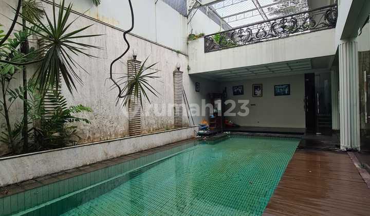 Rumah dalam kompleks Elit dekat Mrt fatmawati 